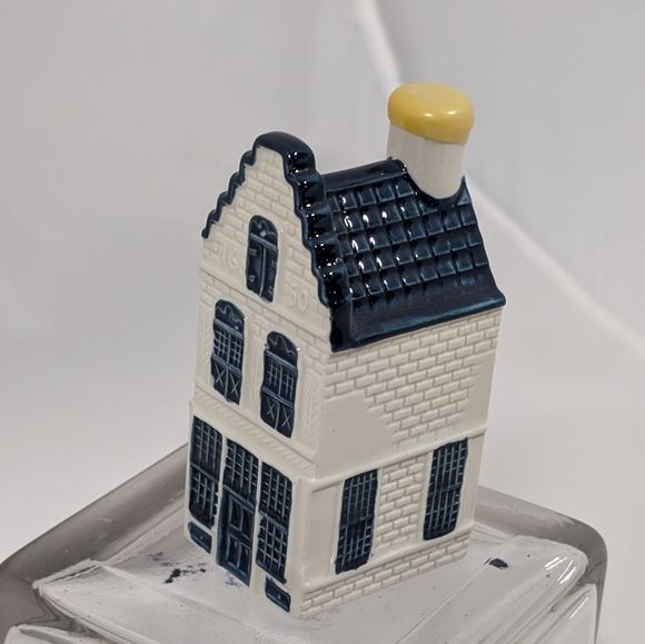 Rare VTG KLM Airlines Blue Delft Porcelain House #15 by BOLS Distillery; Sealed - Picture 3 of 8